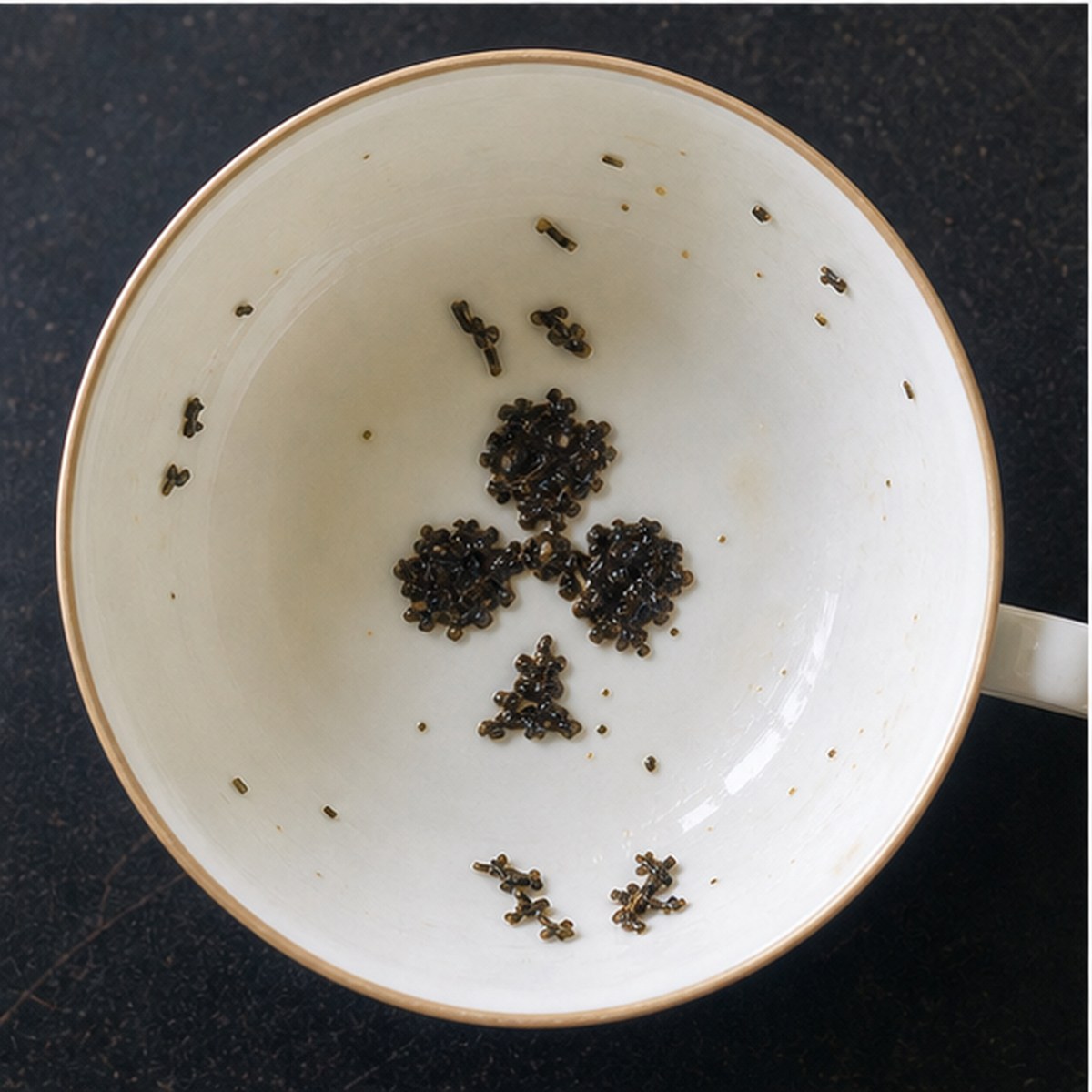 Ace Of Clubs tea leaves cup variation two