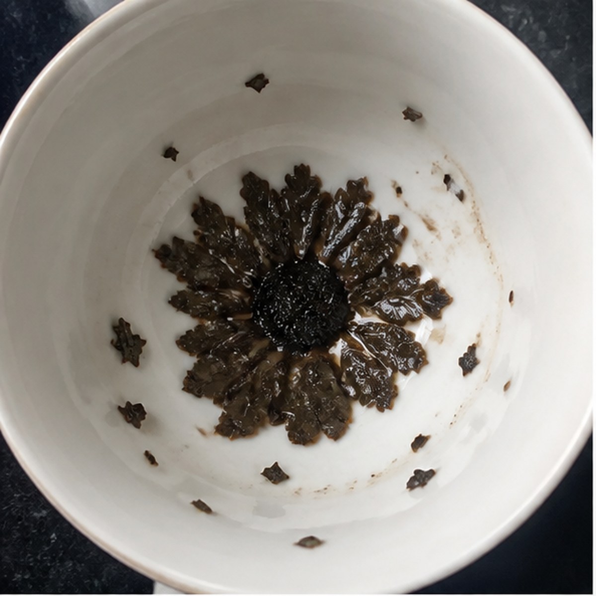 Anemone tea leaf reading cup example