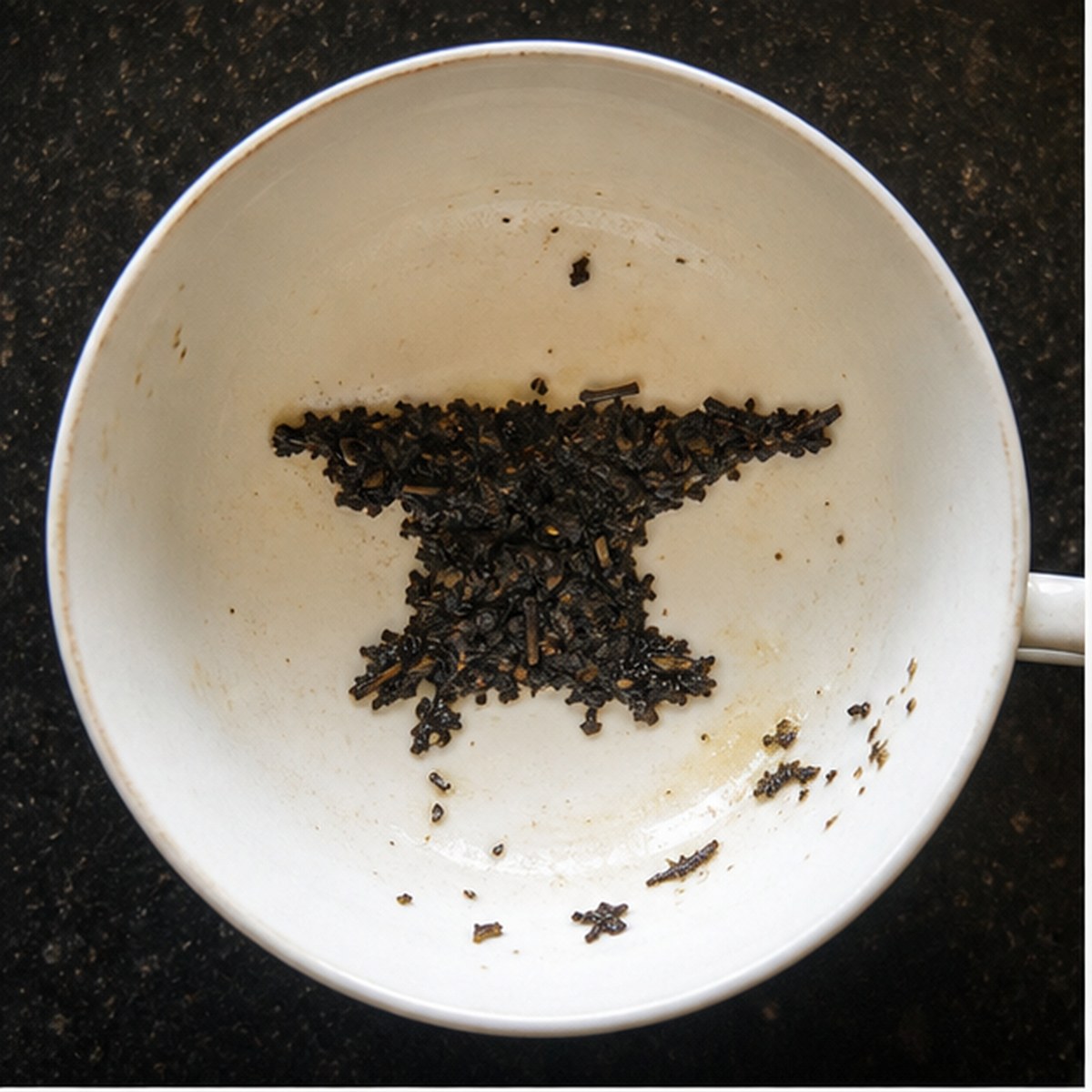 Anvil tea leaf reading cup example