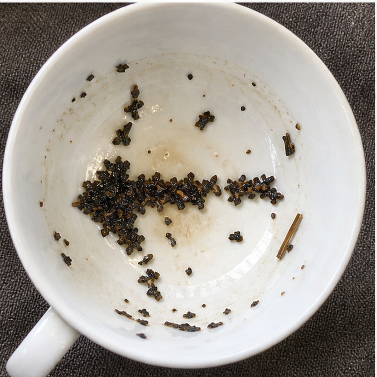 Arrow tea leaves cup variation two
