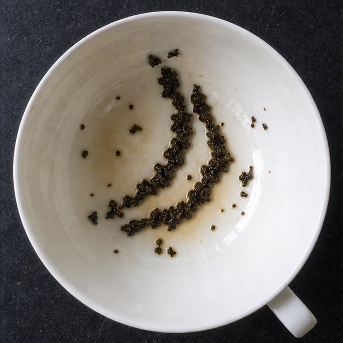 Bananas tea leaf reading cup example
