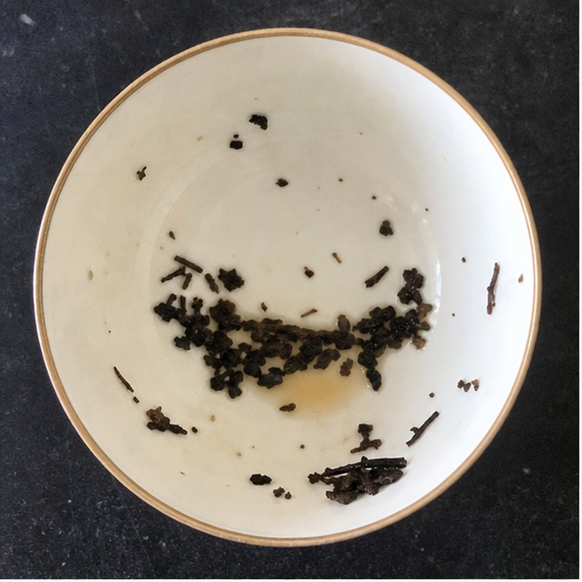 Basin tea leaf reading cup example