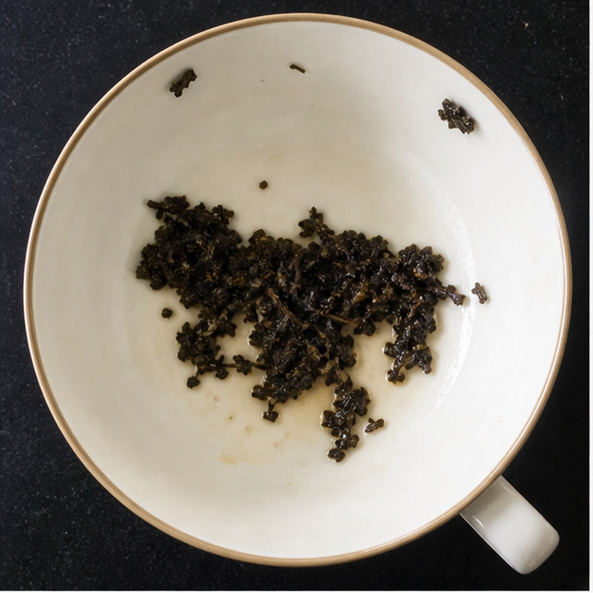 Bear tea leaf reading cup example