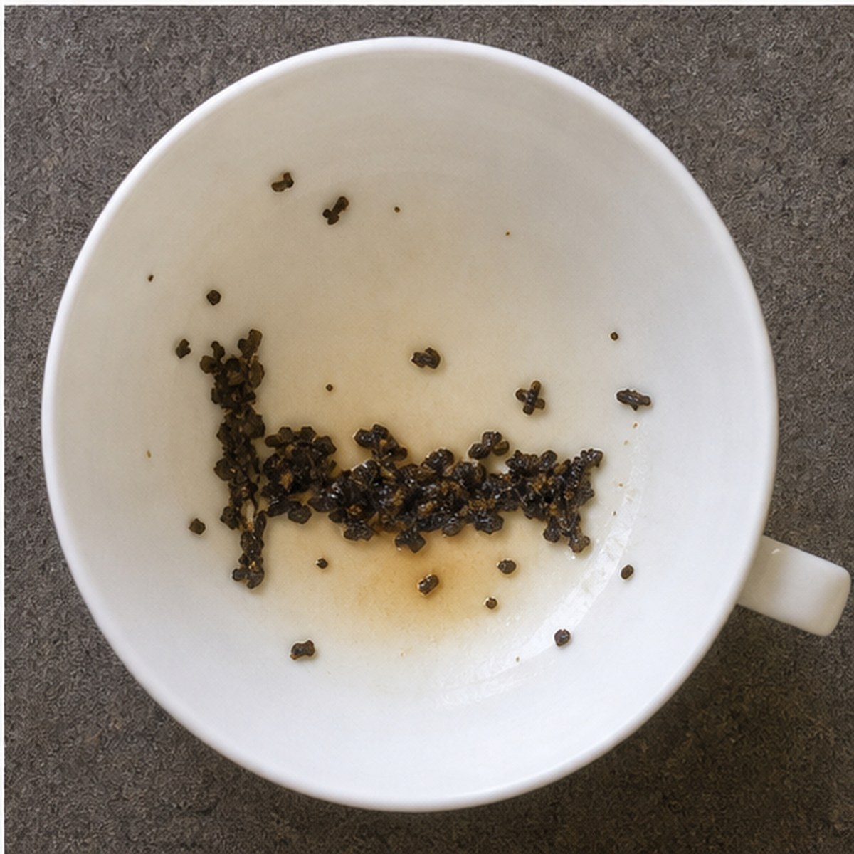 Bed tea leaves cup variation three