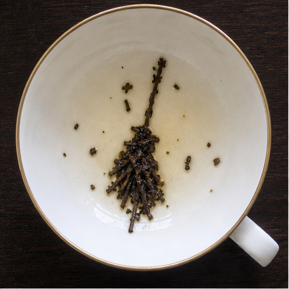 Besom tea leaf reading cup example
