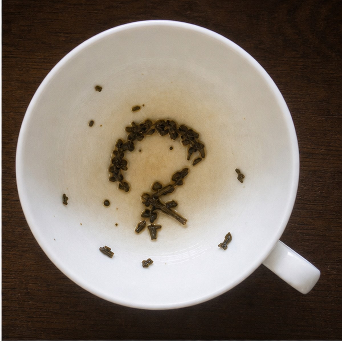 Bonnet tea leaves cup variation one
