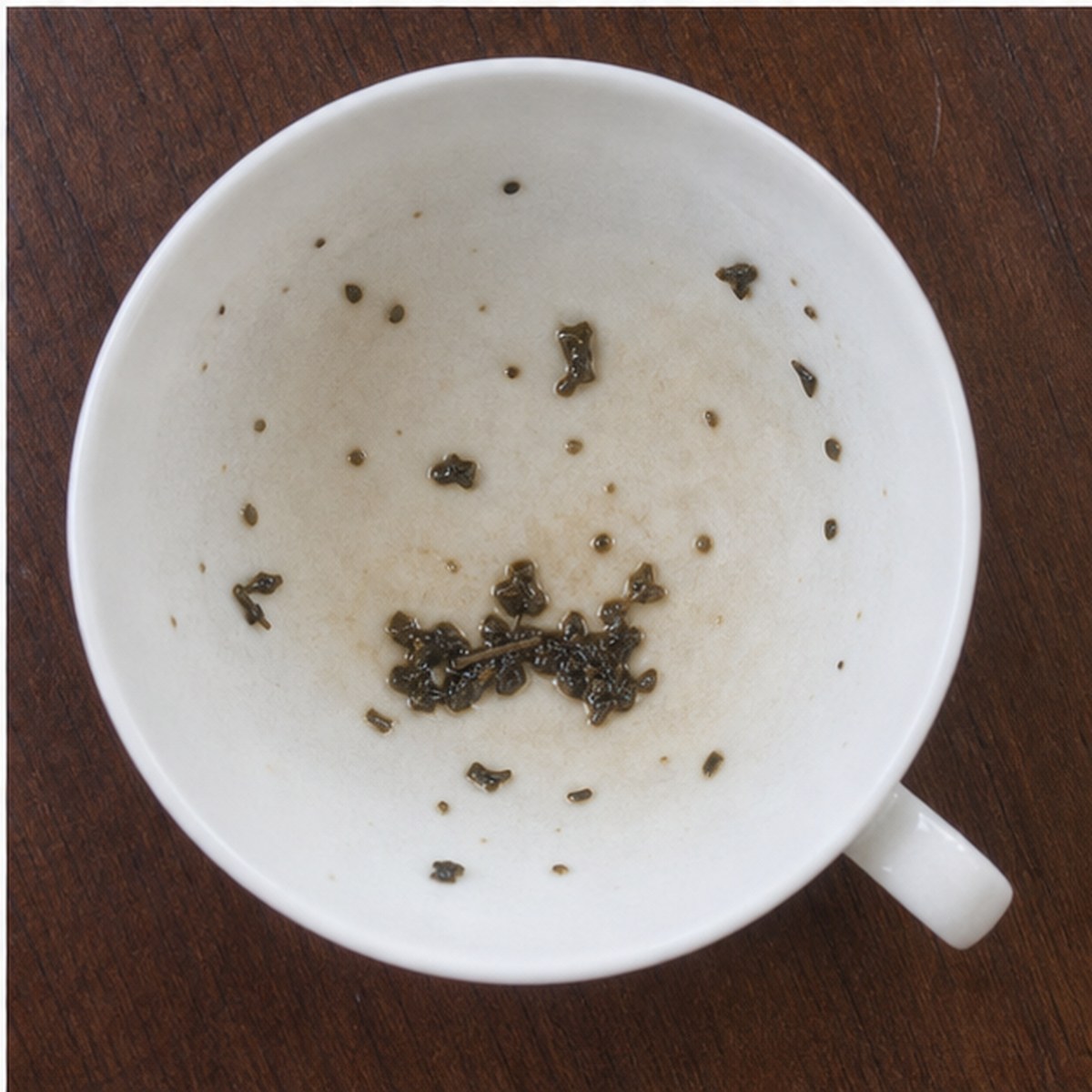 Bow tea leaves cup variation three