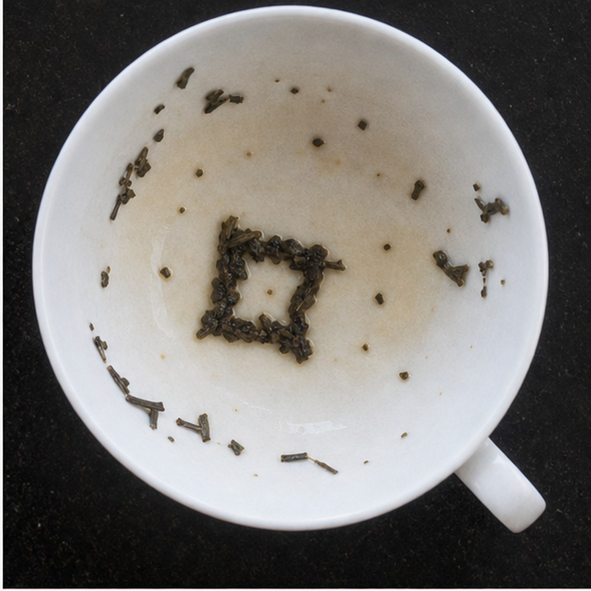 Box tea leaves cup variation one