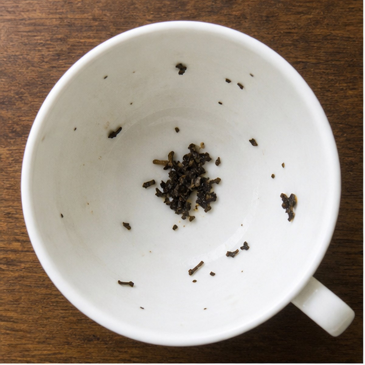Bumble Bee tea leaf reading cup example