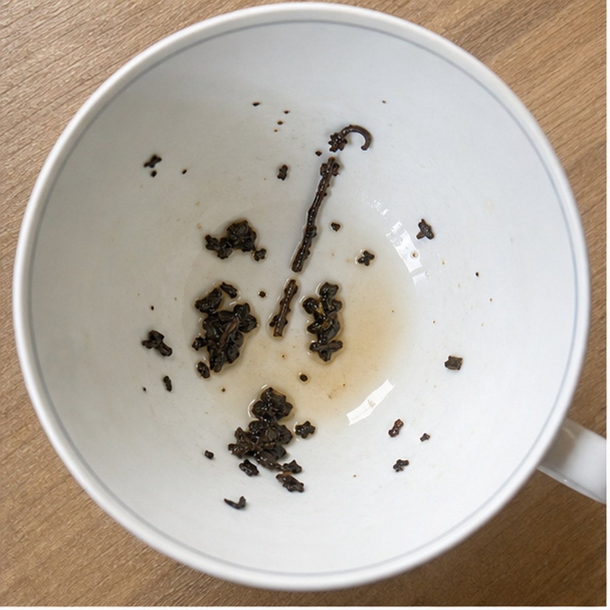 Buttonhook tea leaf reading cup example