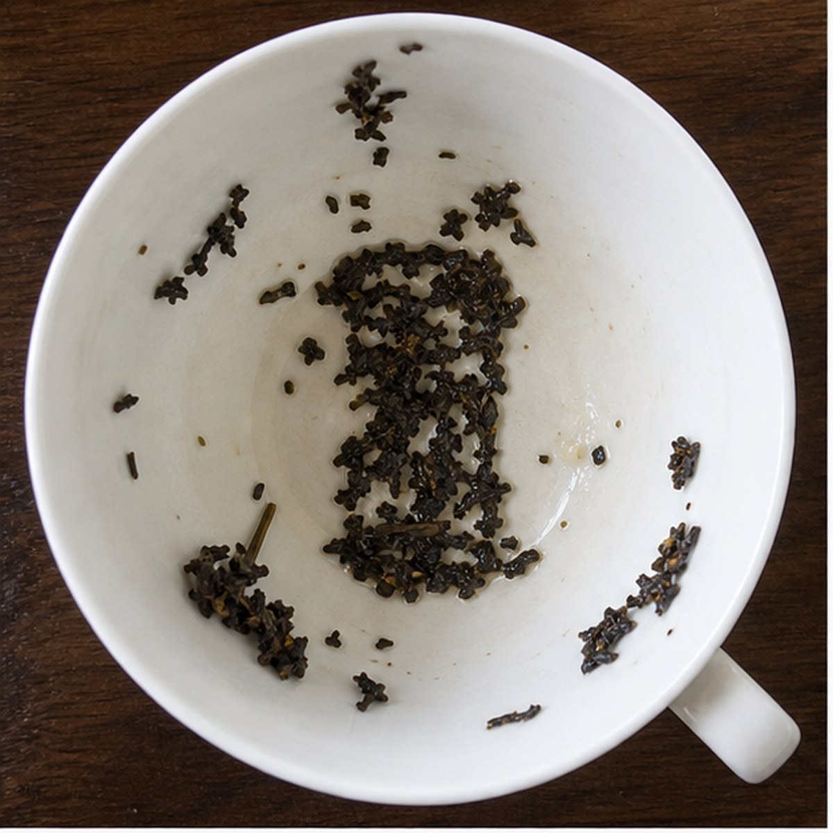 Cabinet tea leaf reading cup example