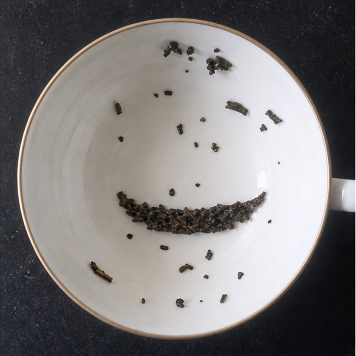 Canoe tea leaf reading cup example