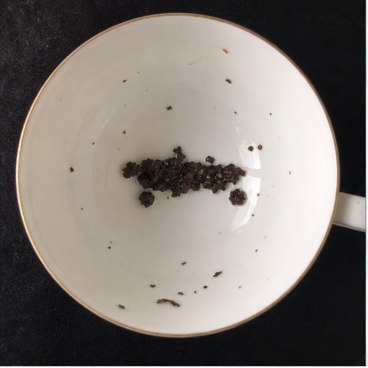 Car (Motor) And Carriage tea leaf reading cup example