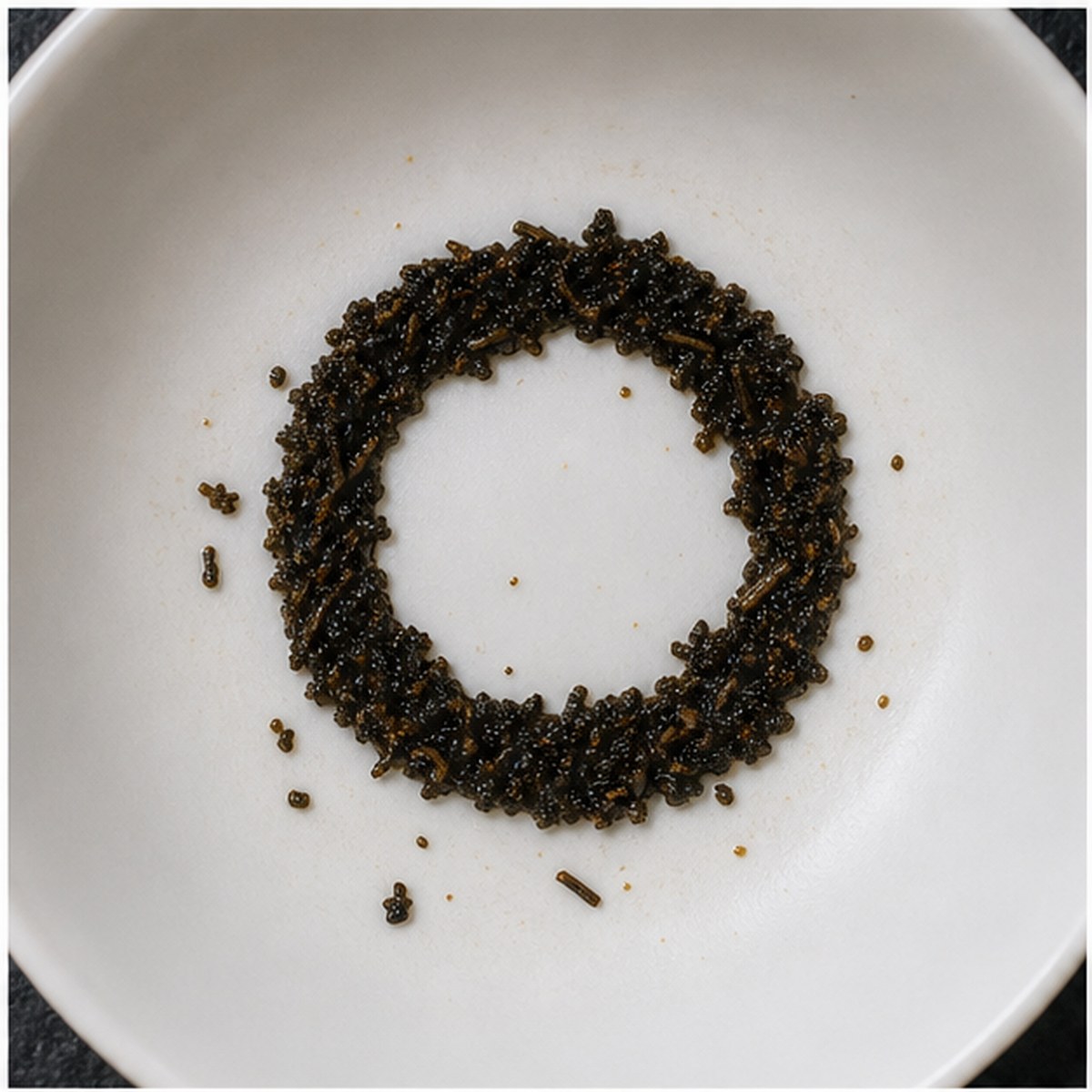 Circle tea leaf reading cup example
