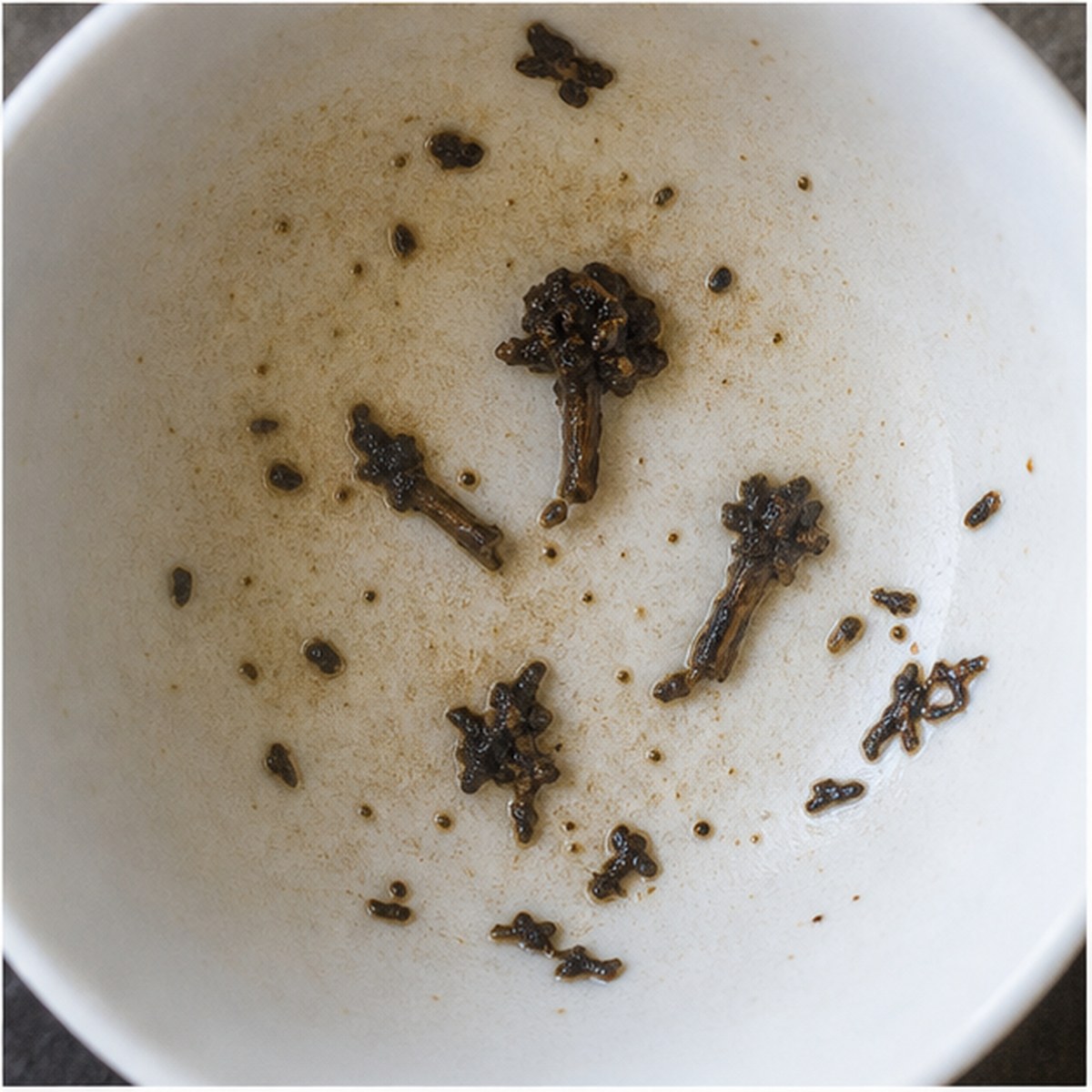 Cloves tea leaves cup variation three