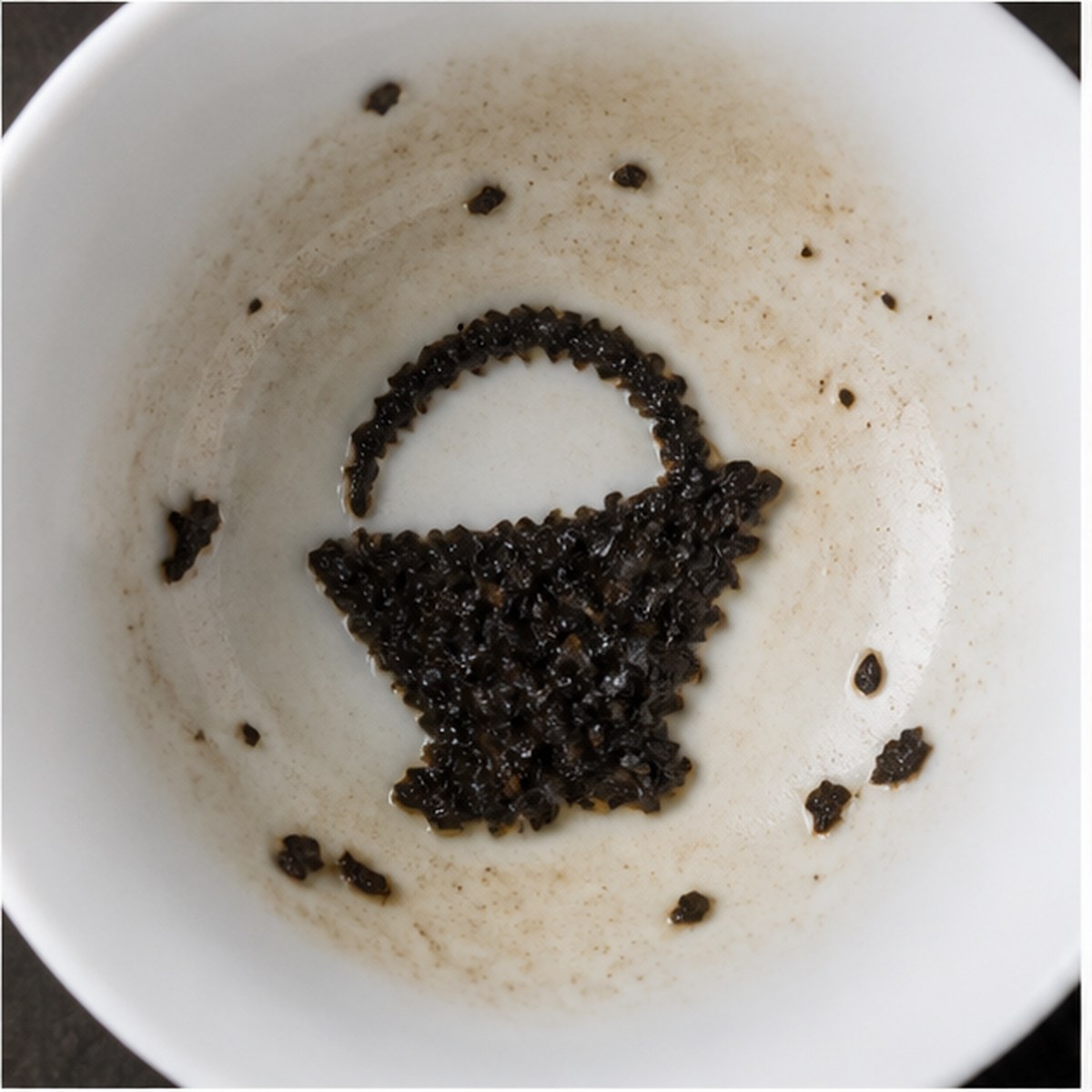 Coal Scuttle tea leaf reading cup example