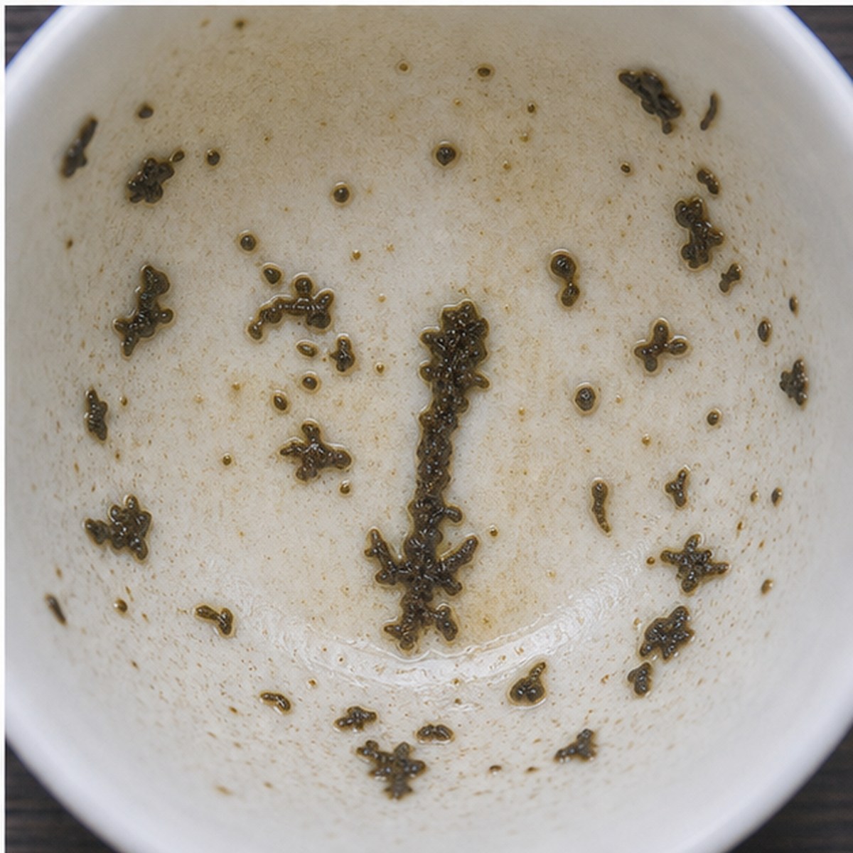 Dagger tea leaves cup variation three