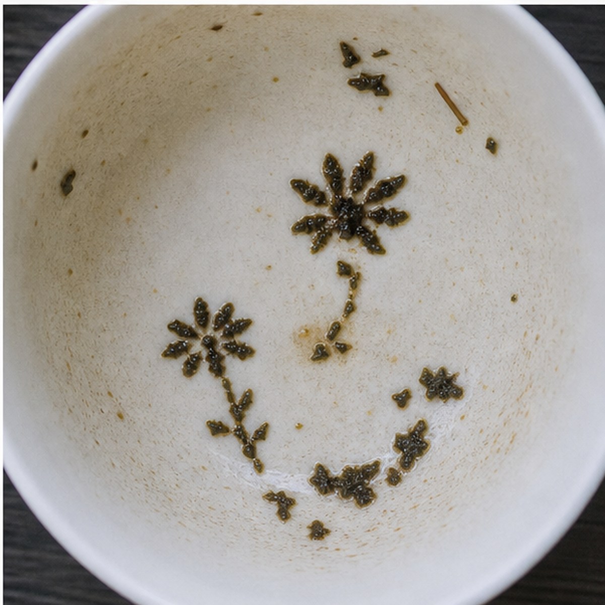 Daisies tea leaves cup variation three