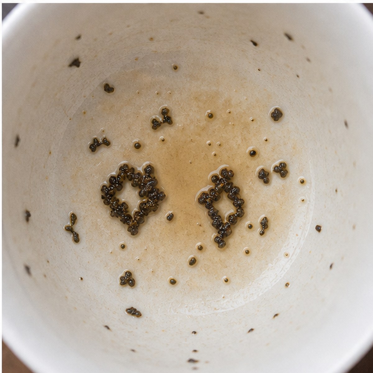 Diamonds tea leaves cup variation three