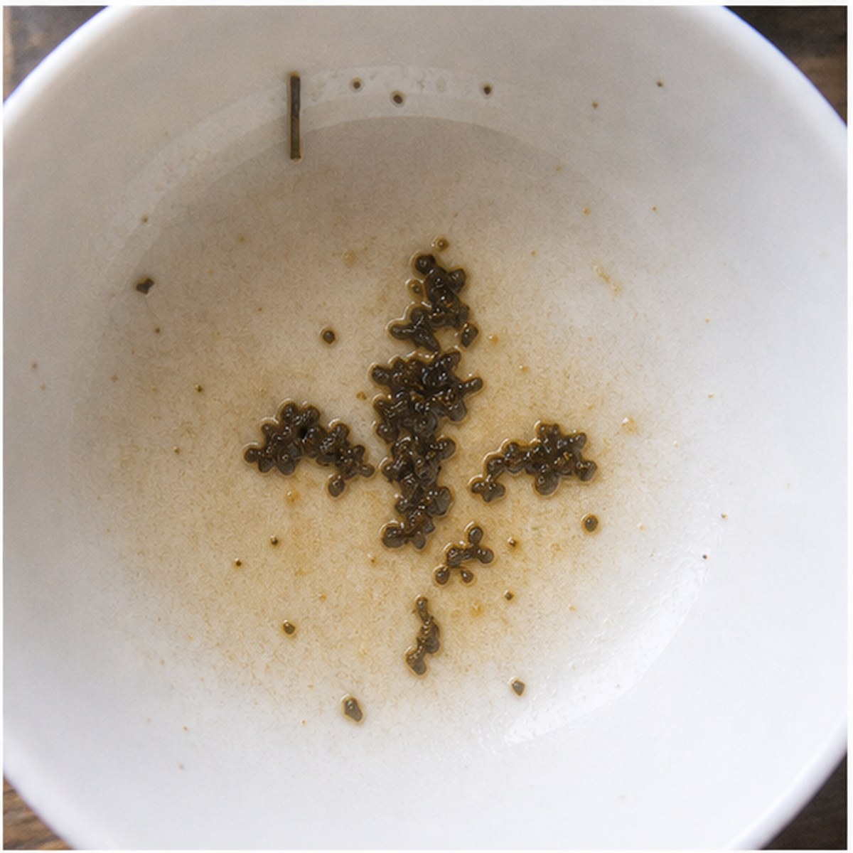 Fleur-De-Lys Or Lily tea leaves cup variation one