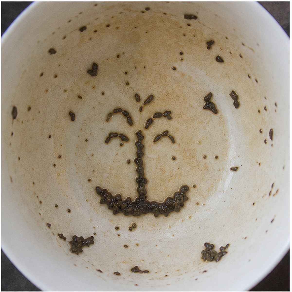 Fountain tea leaves cup variation one