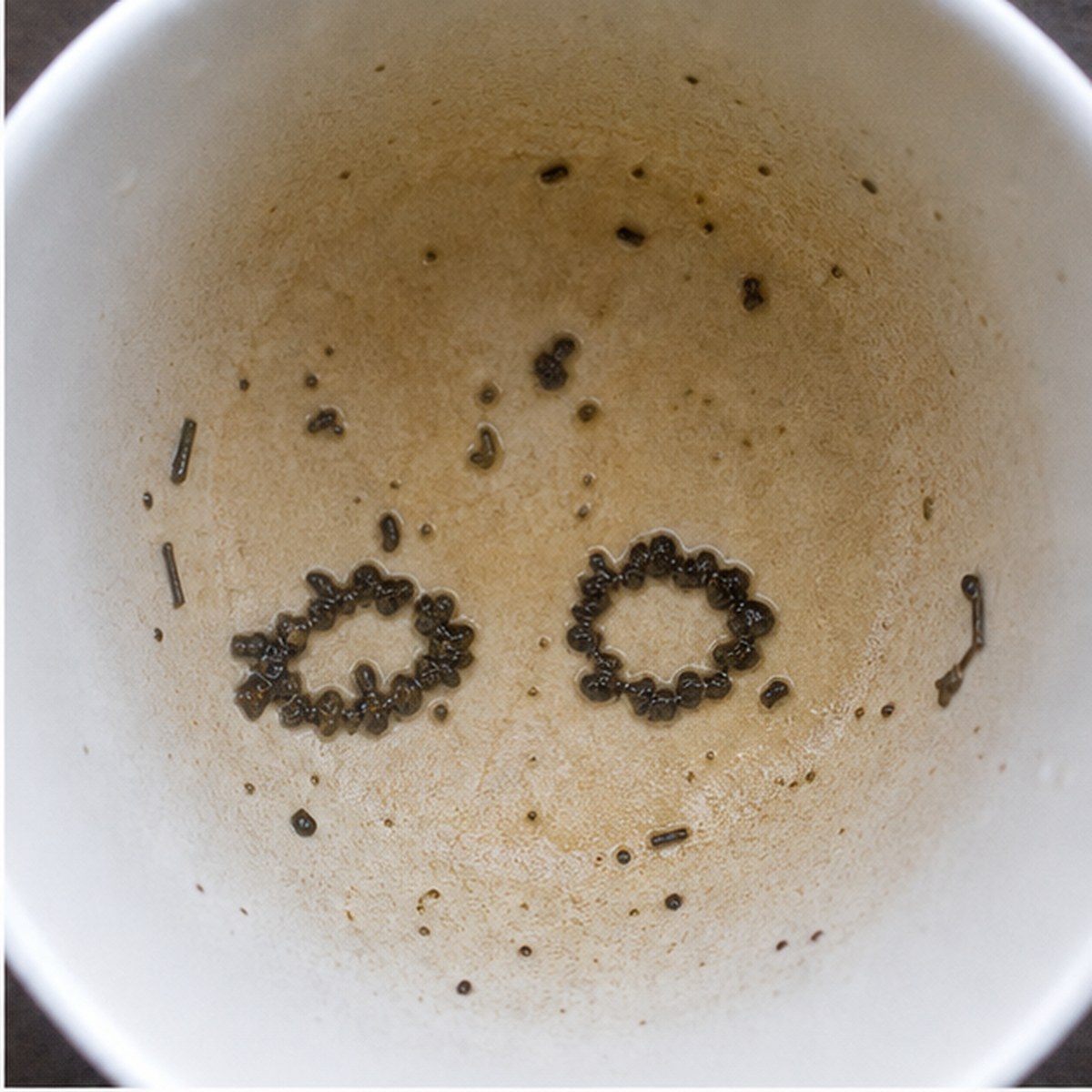 Garters tea leaves cup variation one