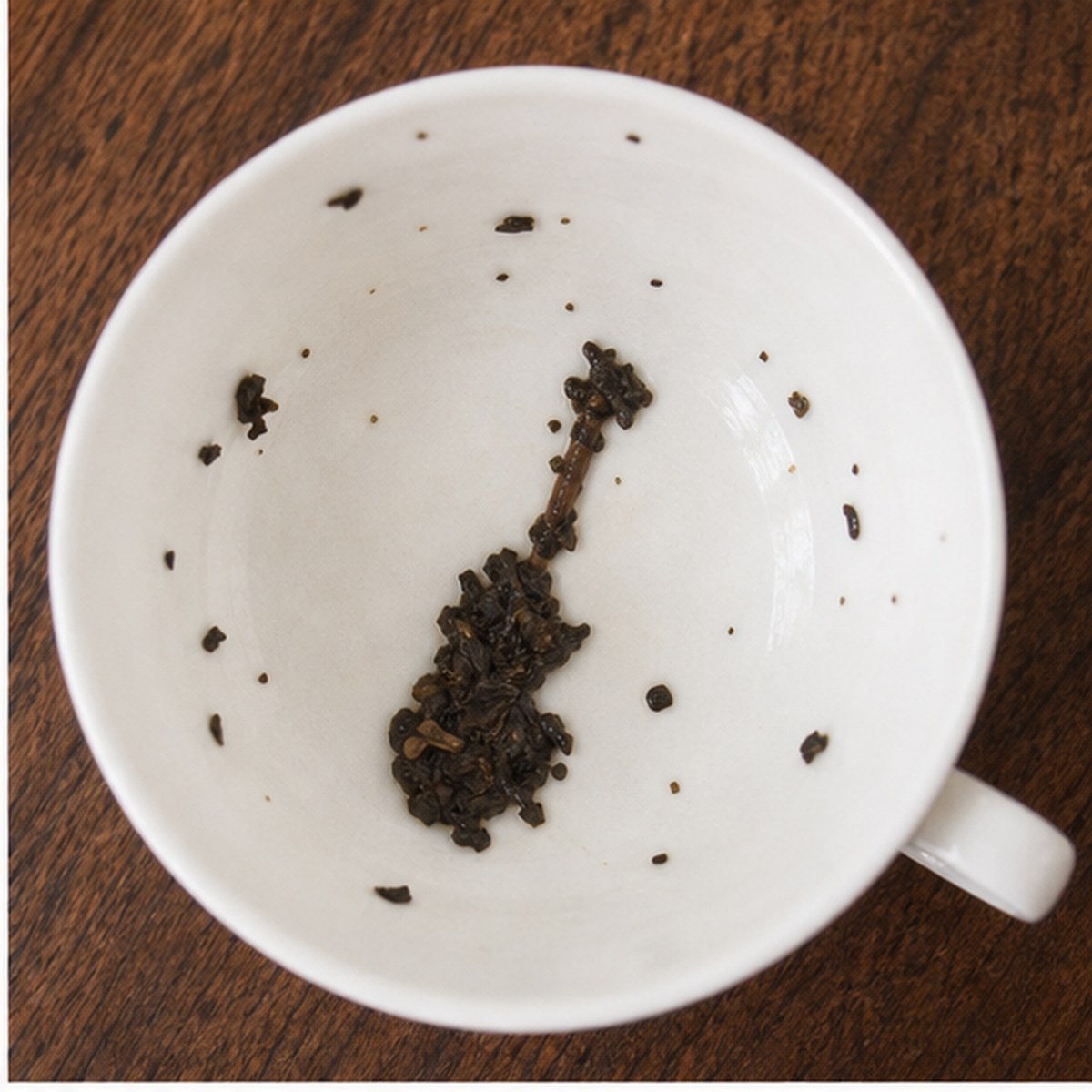 Guitar tea leaves cup variation one