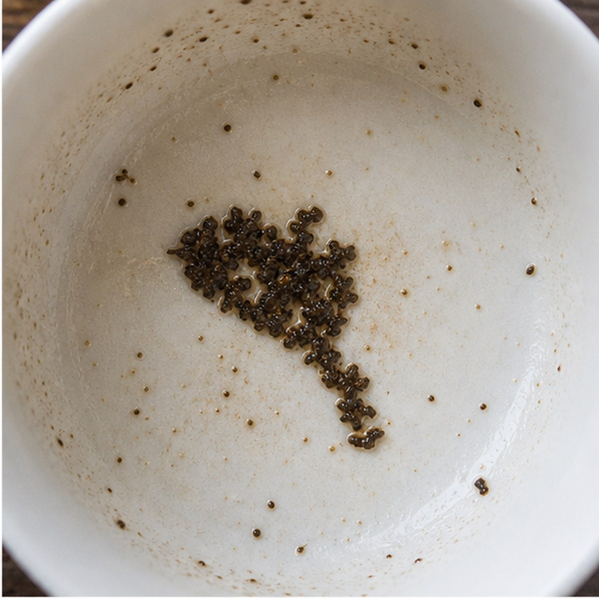 Handscreen tea leaves cup variation one