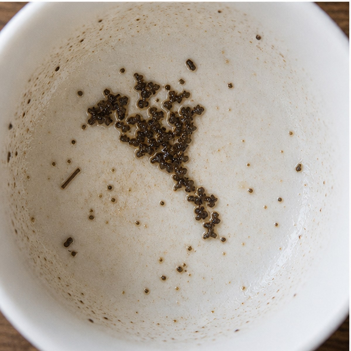 Handscreen tea leaves cup variation two