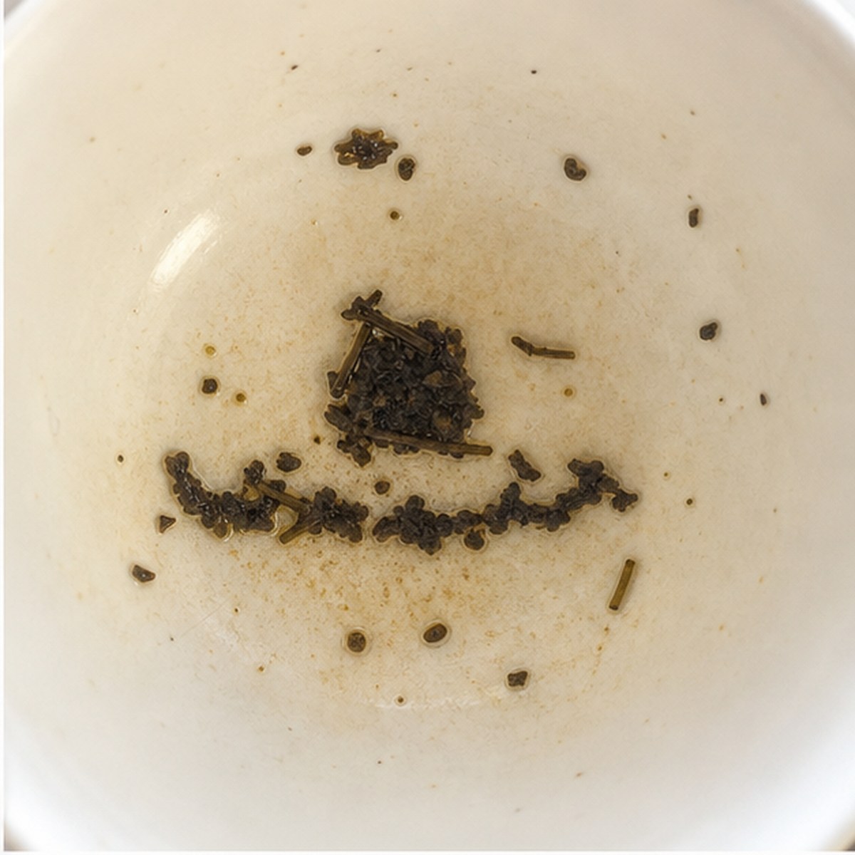 Hat tea leaves cup variation one