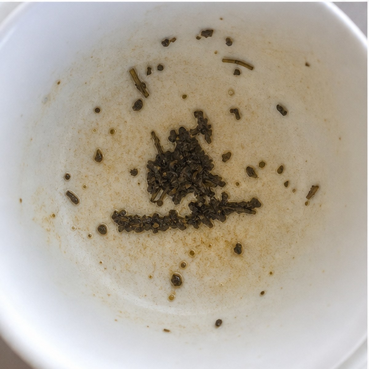Hat tea leaves cup variation two