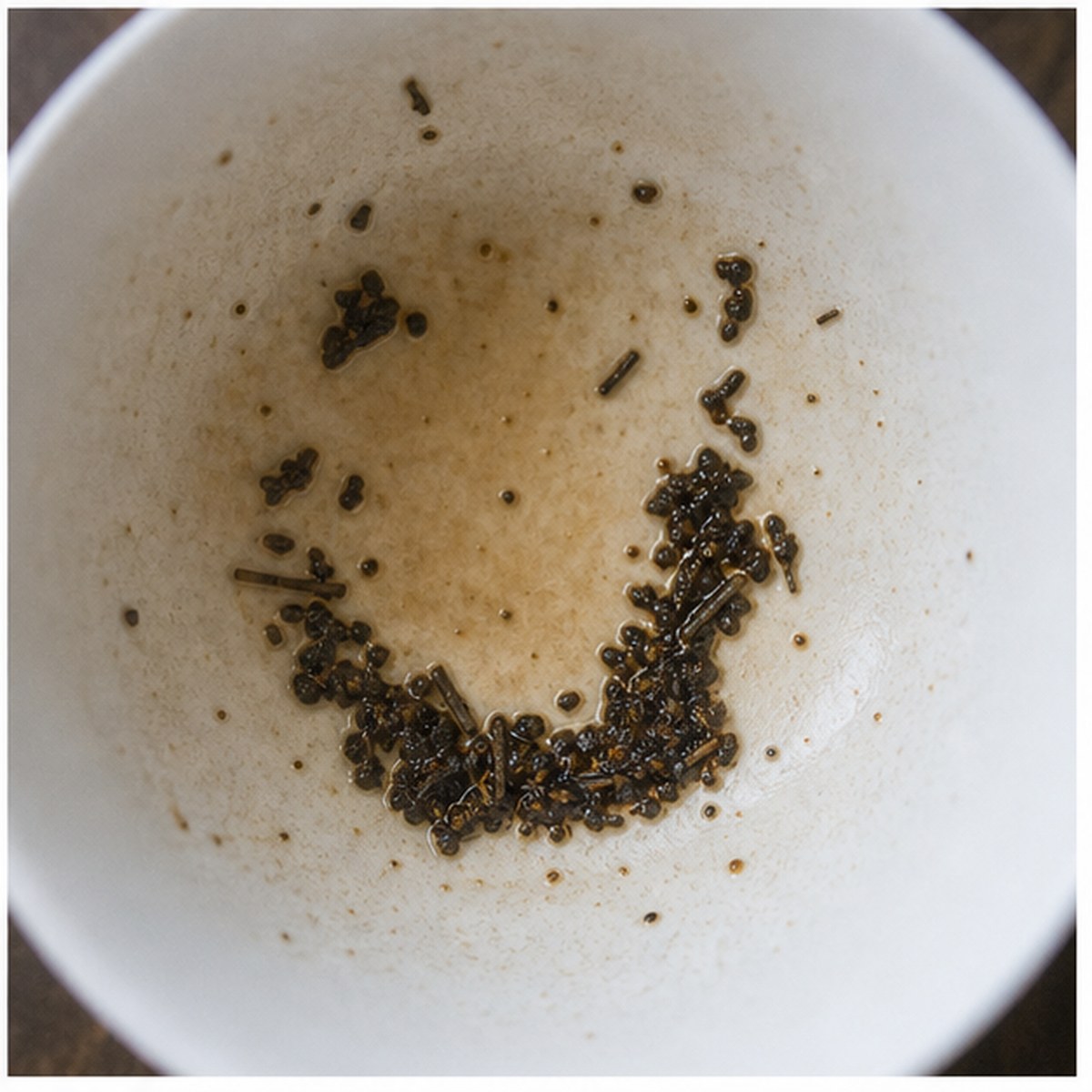 Horseshoe tea leaves cup variation three