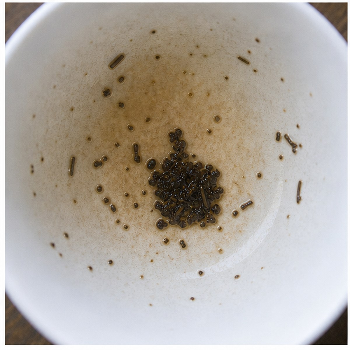 Hot-Water Bottle tea leaves cup variation two