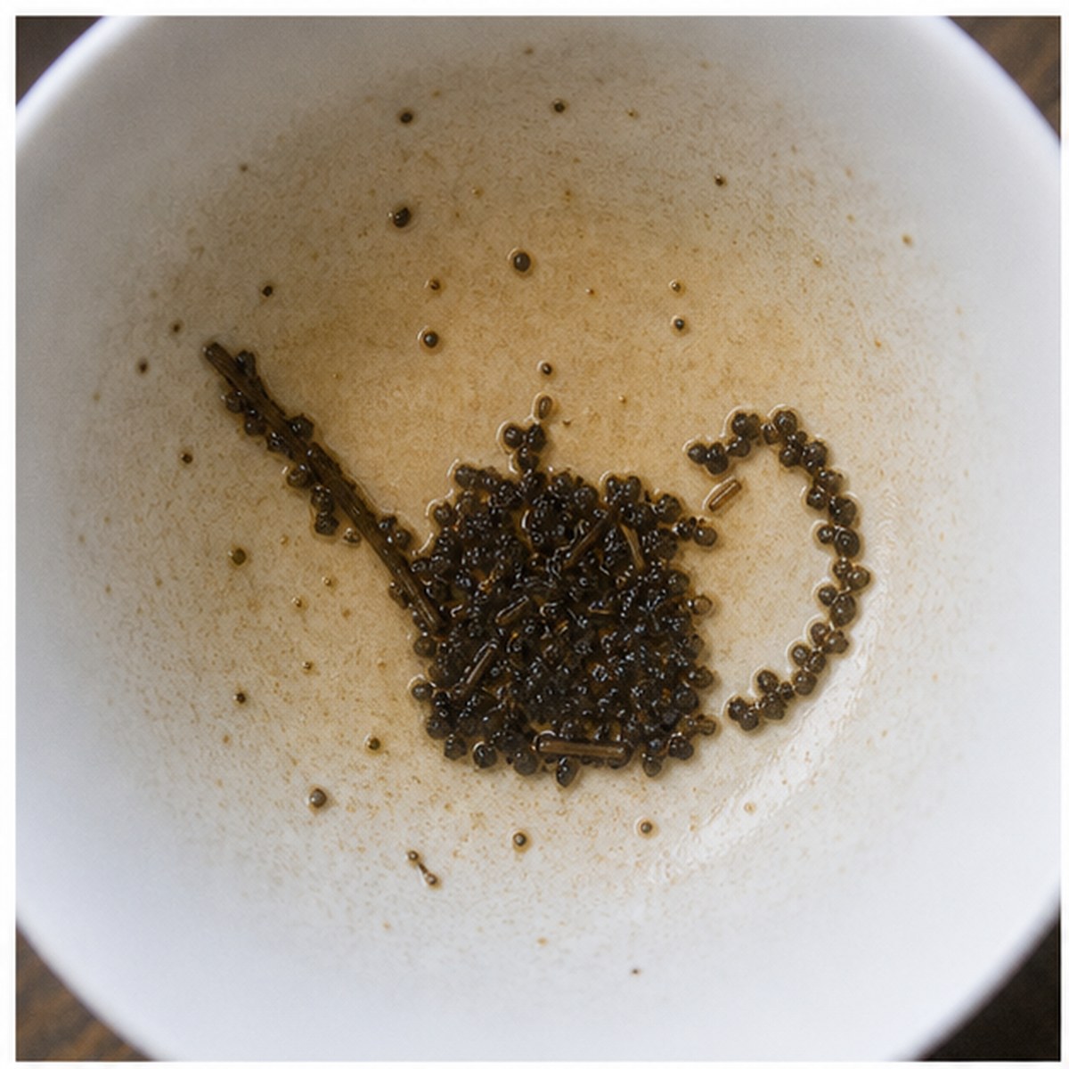 Hot-Water Can tea leaf reading cup example