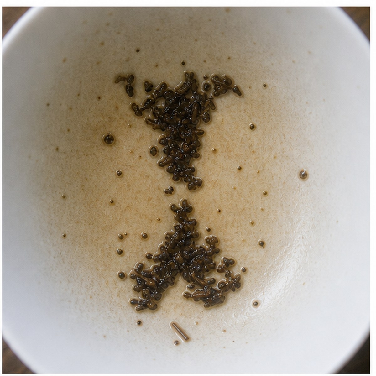 Hour-Glass tea leaves cup variation one