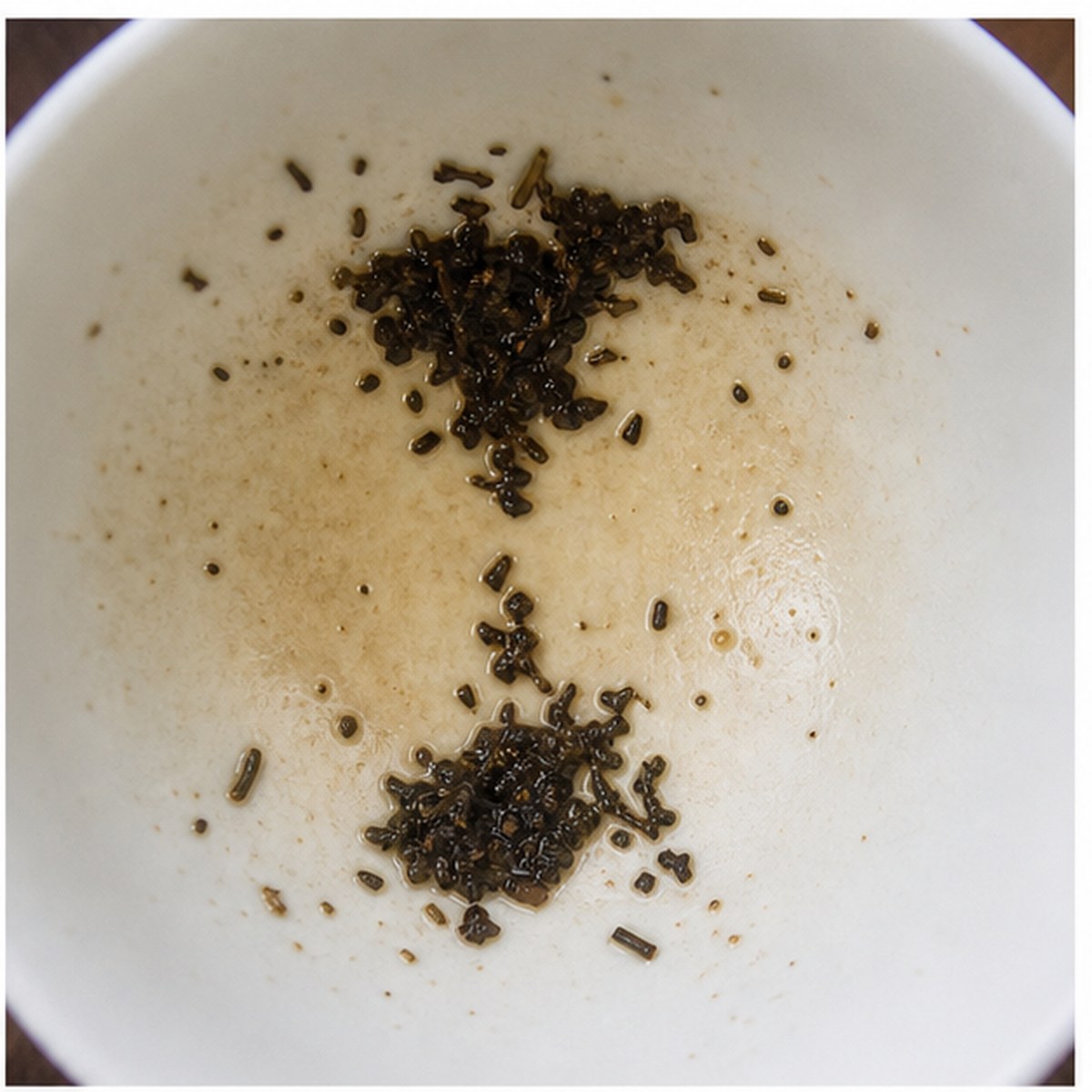 Hourglass tea leaves cup variation one