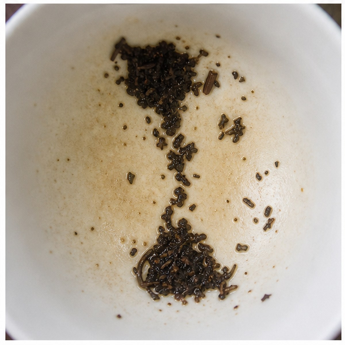 Hourglass tea leaves cup variation two