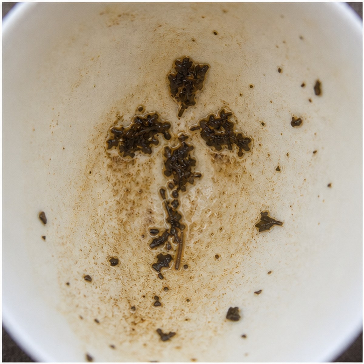 Iris tea leaves cup variation two