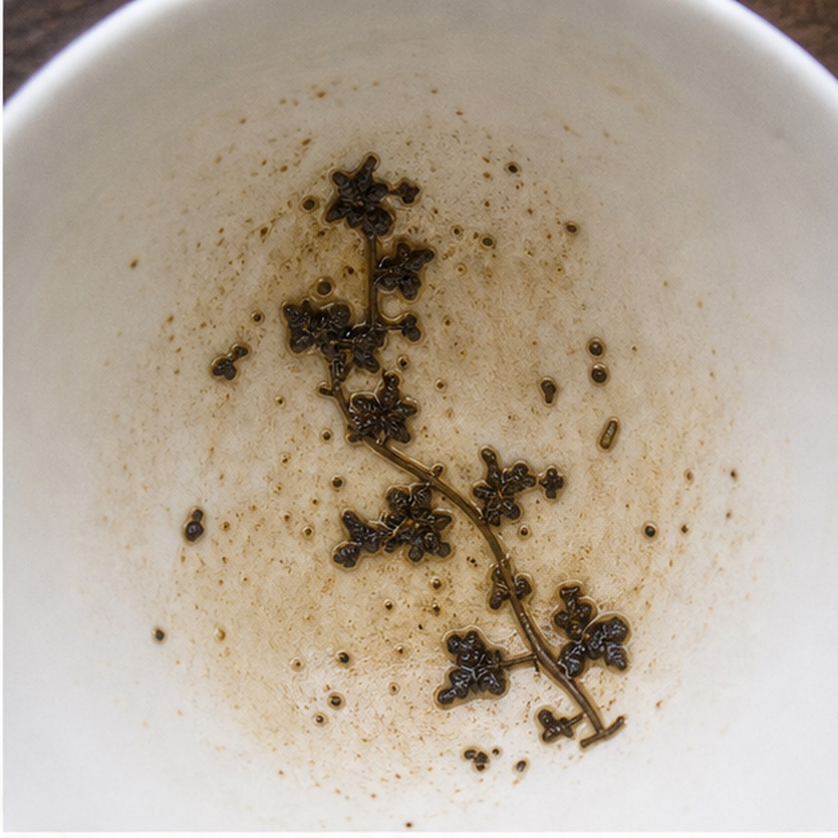 Ivy tea leaves cup variation one