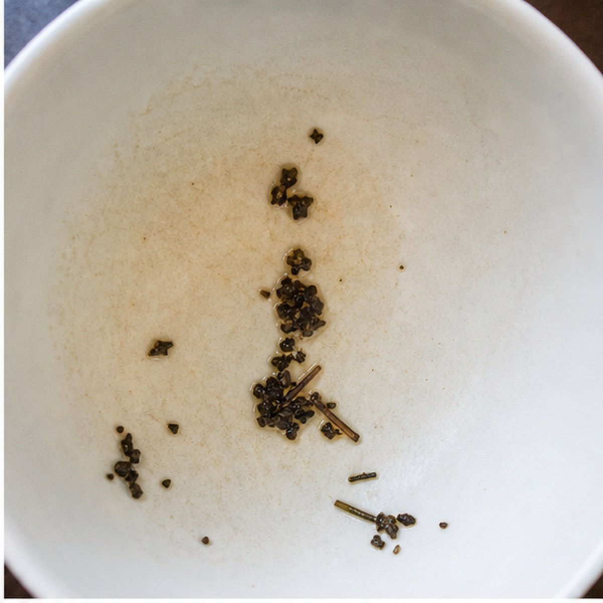 Kneeling Figure tea leaves cup variation one