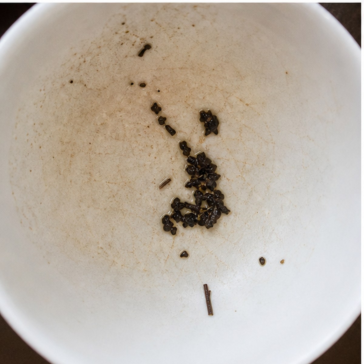 Kneeling Figure tea leaves cup variation two