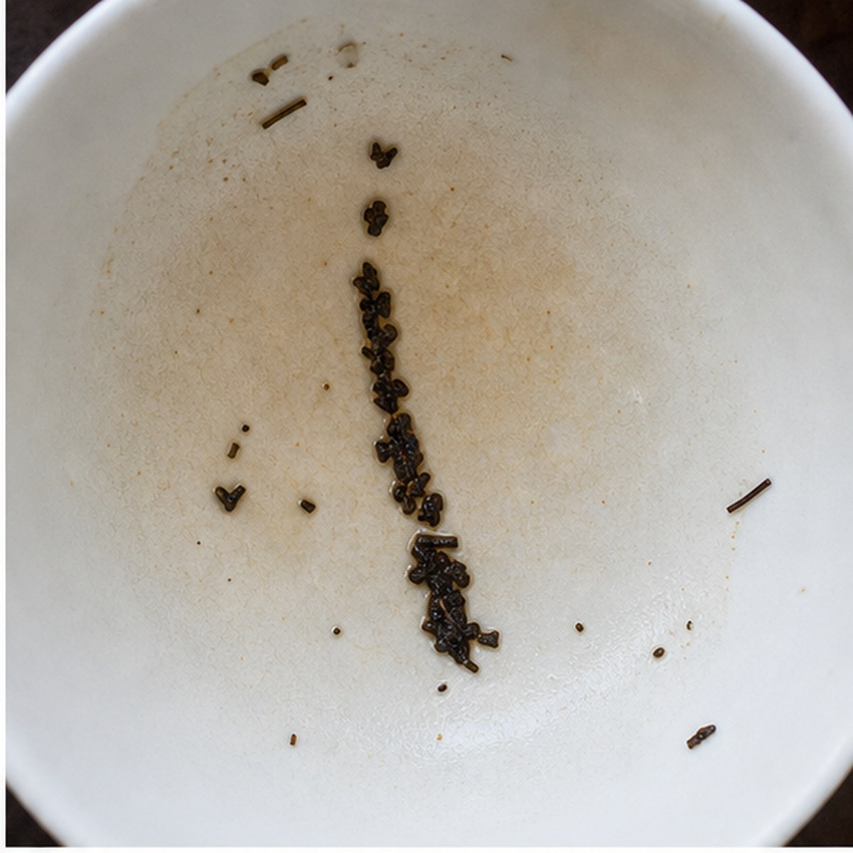 Knife tea leaves cup variation one