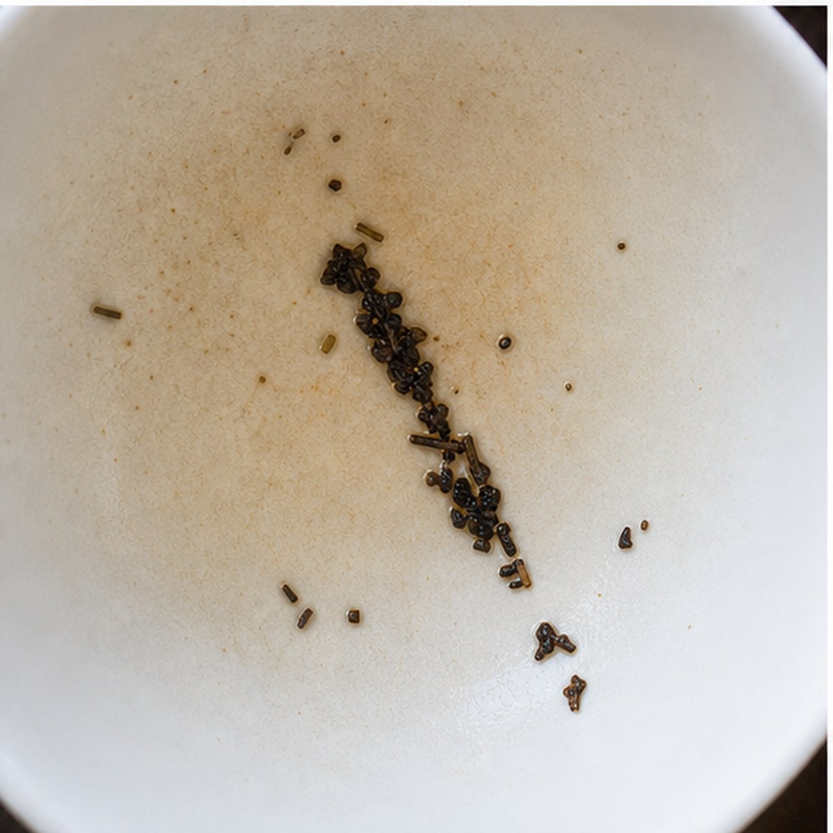 Knife tea leaves cup variation two