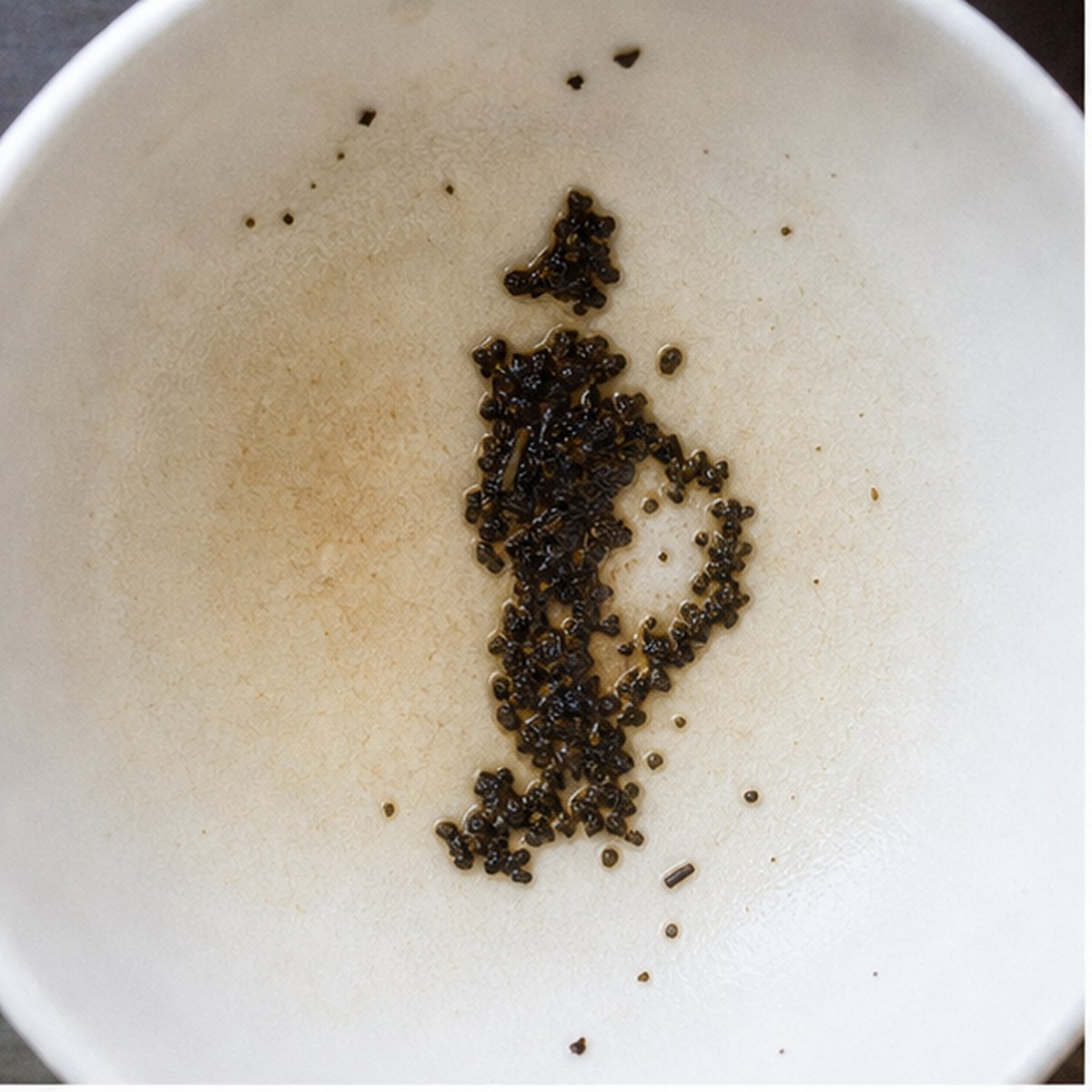 Knight In Armour tea leaf reading cup example