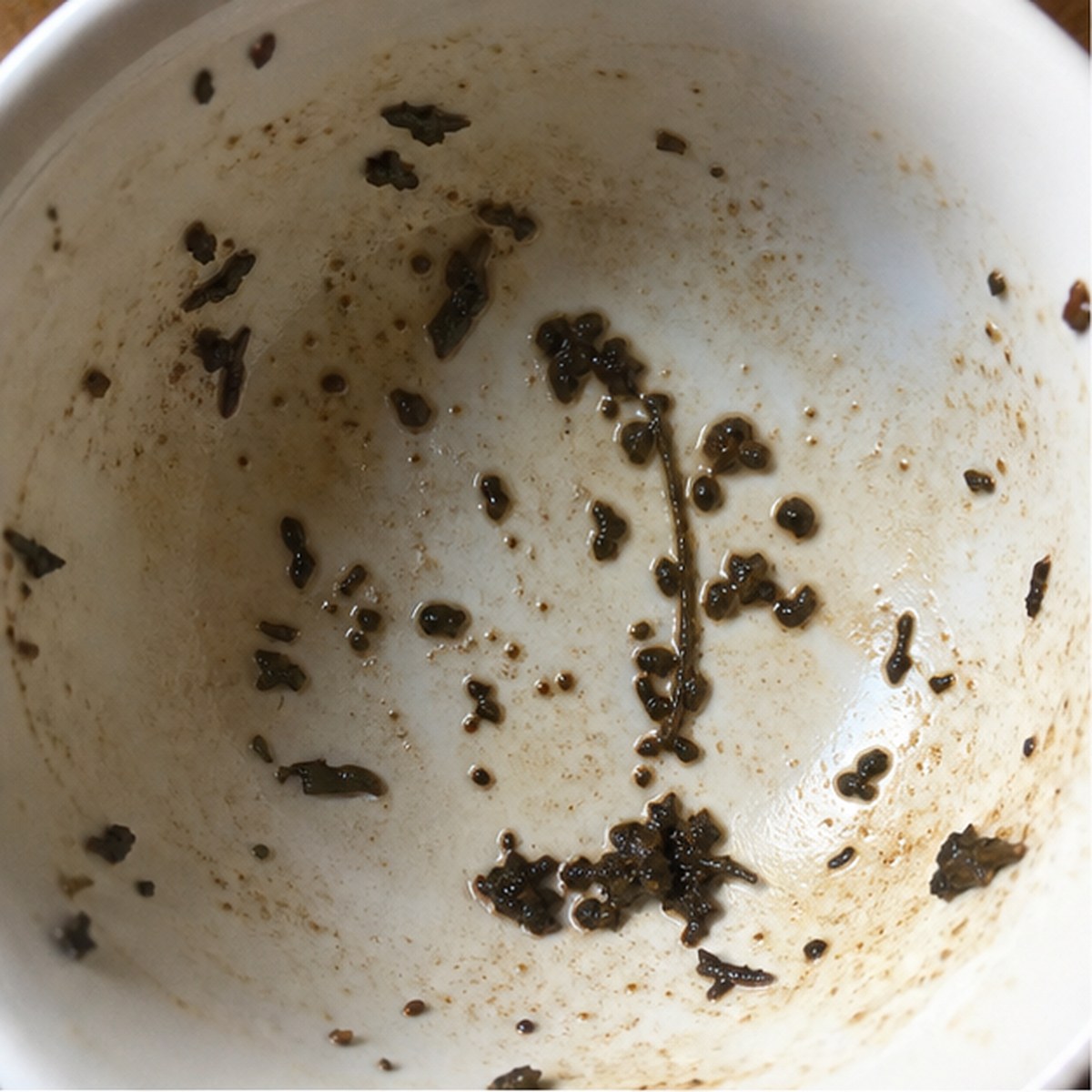 Lily-Of-The-Valley tea leaf reading cup example