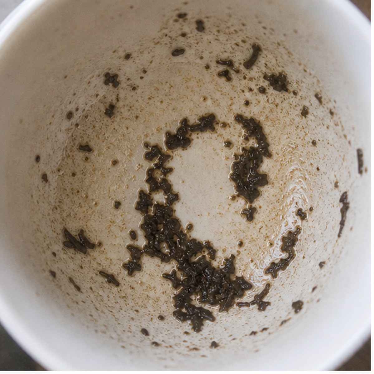 Looking-Glass tea leaf reading cup example