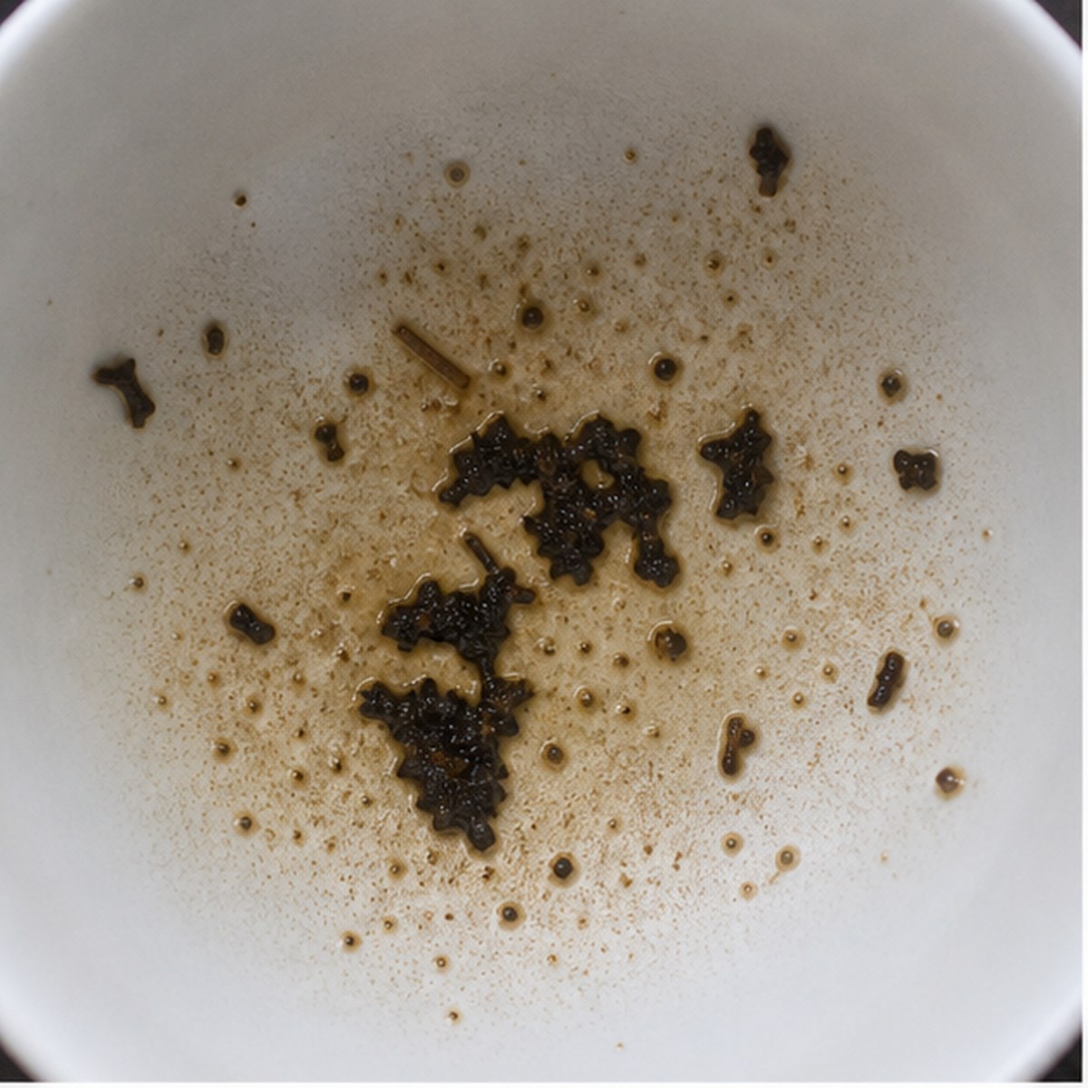 Mahl Stick tea leaf reading cup example