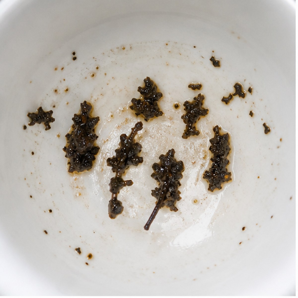 Ninepins tea leaf reading cup example