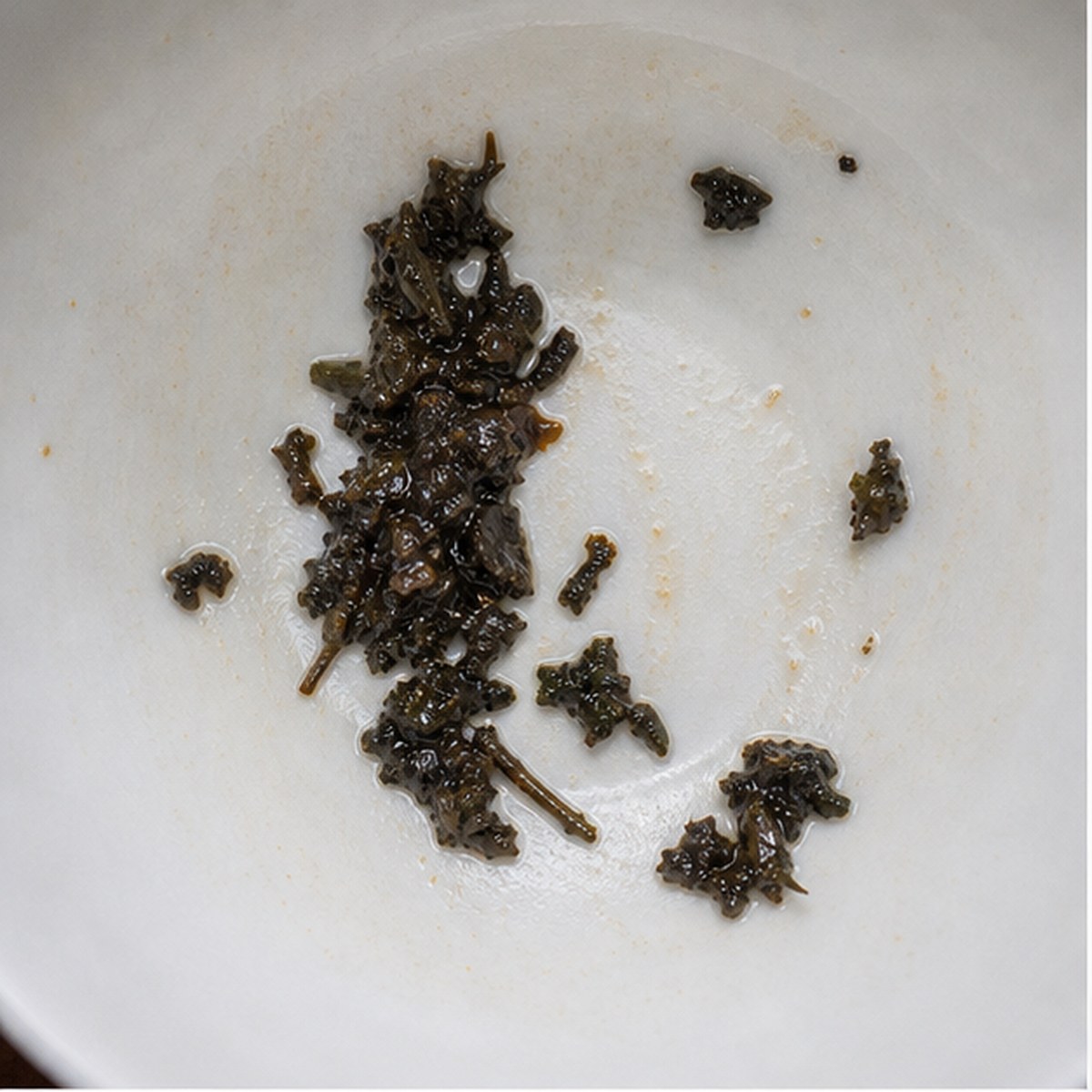 Oblong Figures tea leaf reading cup example