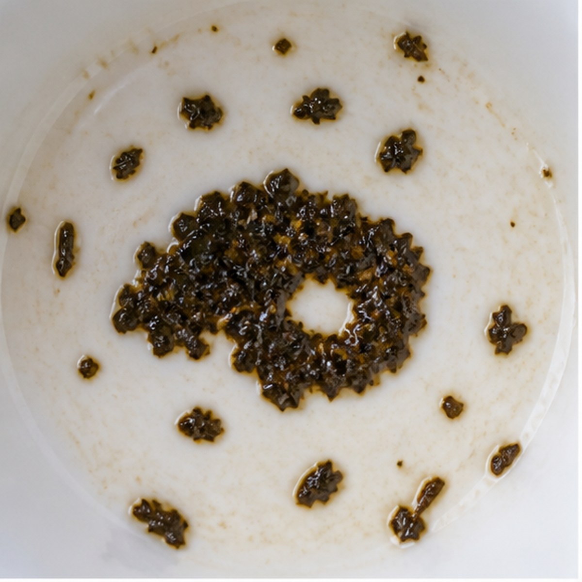 Palette tea leaf reading cup example